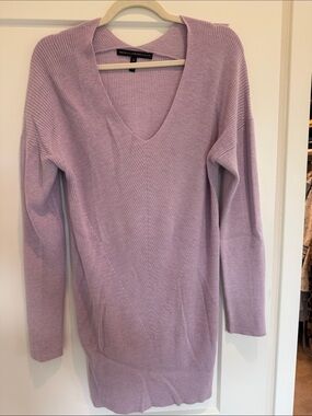 White House Black Market Lavender V-Neck Ribbed Sweater